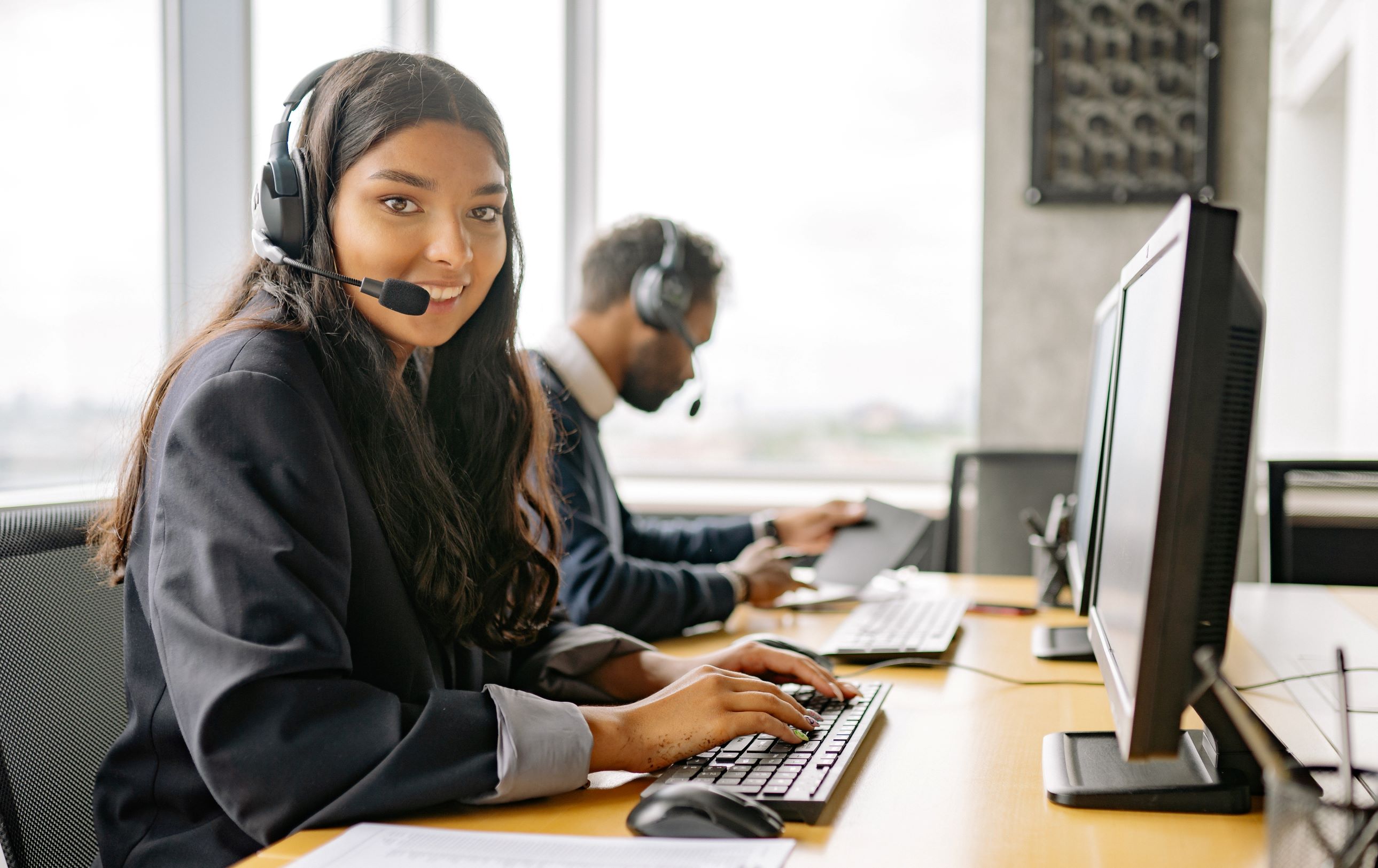 Agent at desk contact center